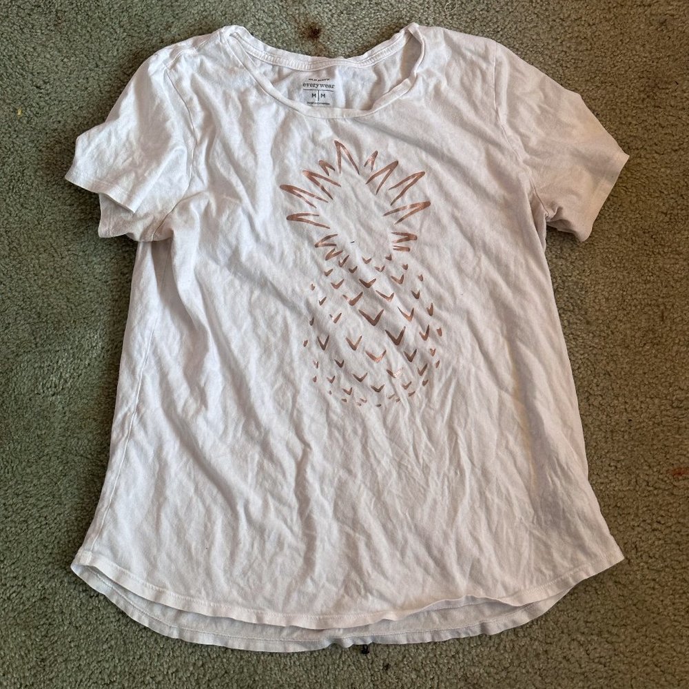 t - shirt, white, gold pineapple, size medium, old navy